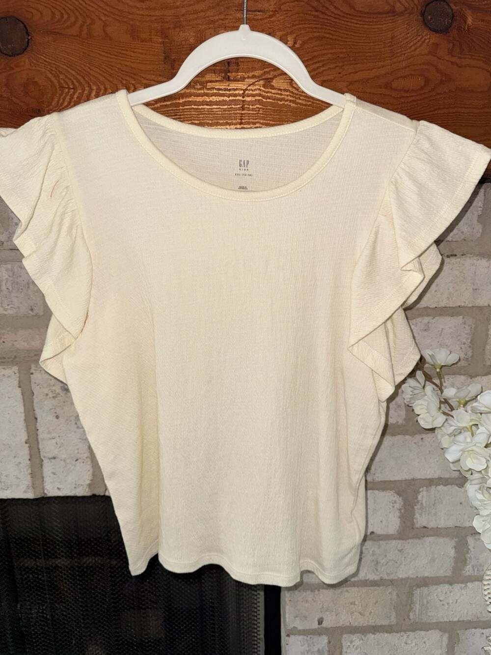 Gap Kids Girl Short Flutter Sleeve Textured Fabric T-Shirt Tween Girl